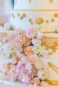 extravagant wedding cake