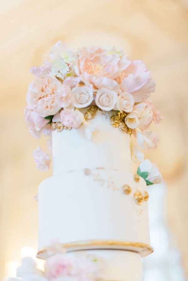 31 RosecliffMansionNewportRhodeIslandWeddingAnaParzychCakes