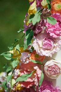 Beautiful wedding cake flowers